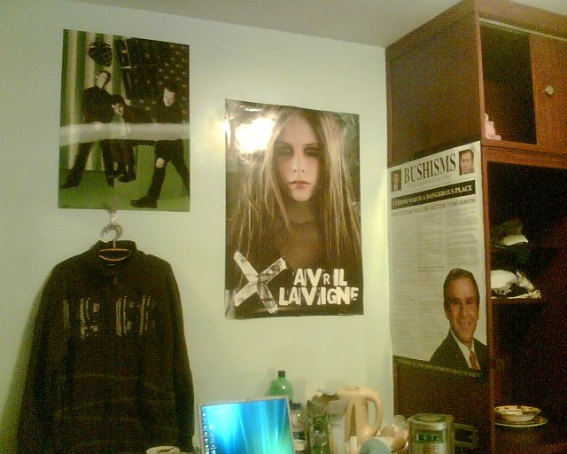 Green Day, Avril Lavigne, 'Bushisms' and a messy desk